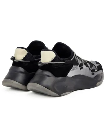 Кроссовки женские