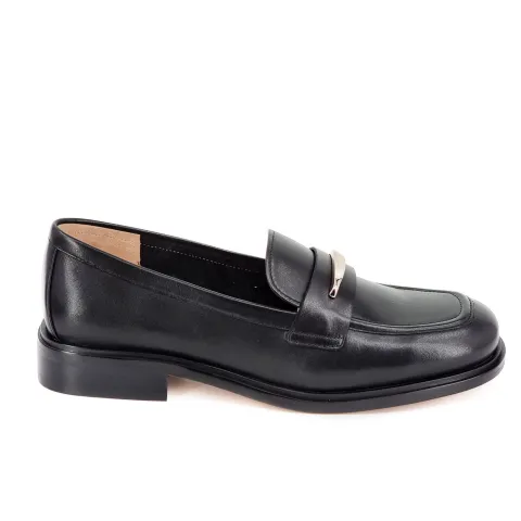 Лоферы женские