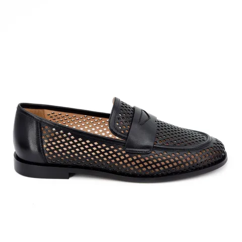 Лоферы женские