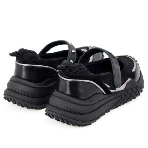 Кроссовки женские