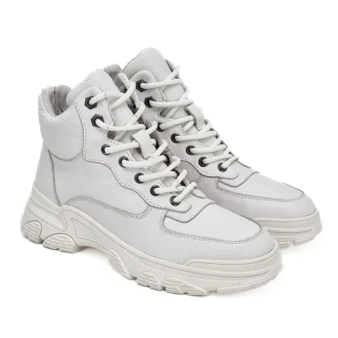 Кроссовки женские