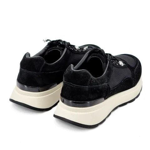 Кроссовки женские