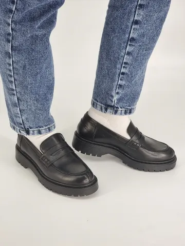 Лоферы женские