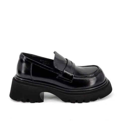 Лоферы женские