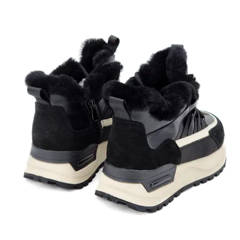 Кроссовки женские