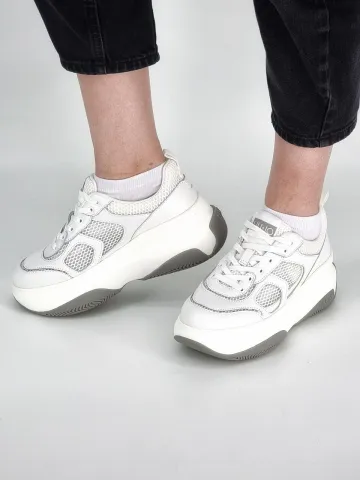 Кроссовки женские