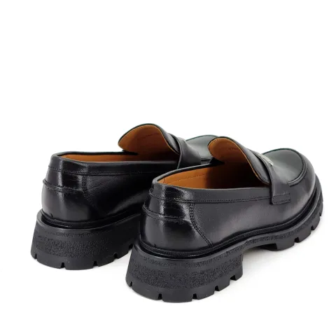 Лоферы женские