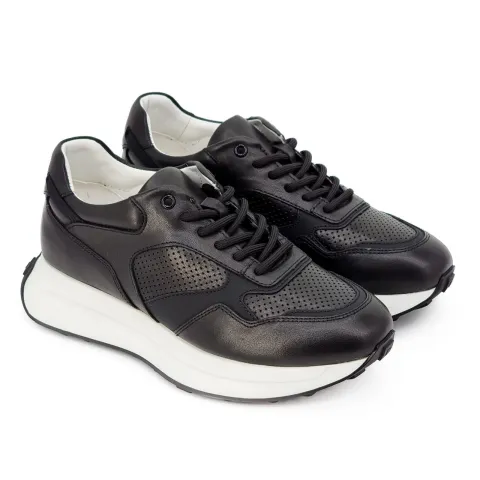 Кроссовки женские