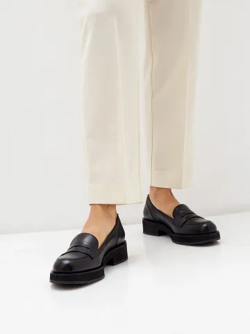 Лоферы женские