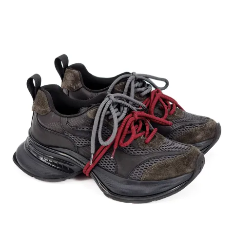 Кроссовки женские