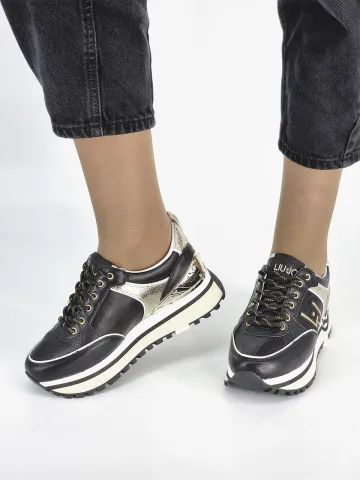 Кроссовки женские