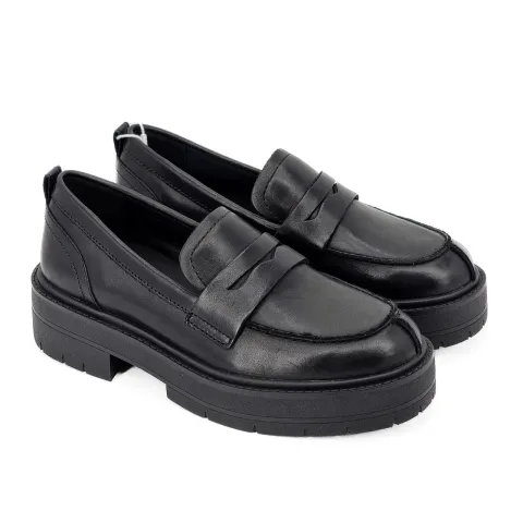 Лоферы женские