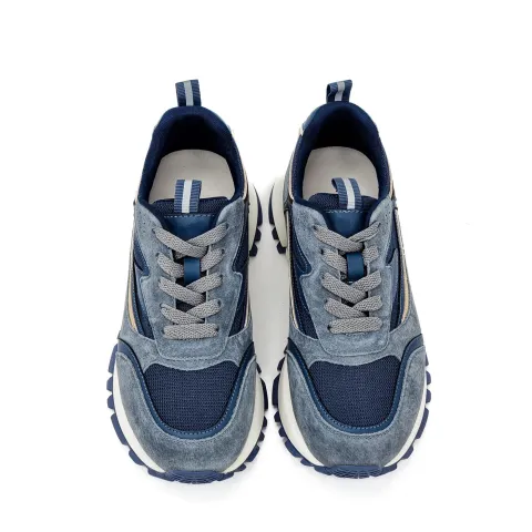 Кроссовки женские