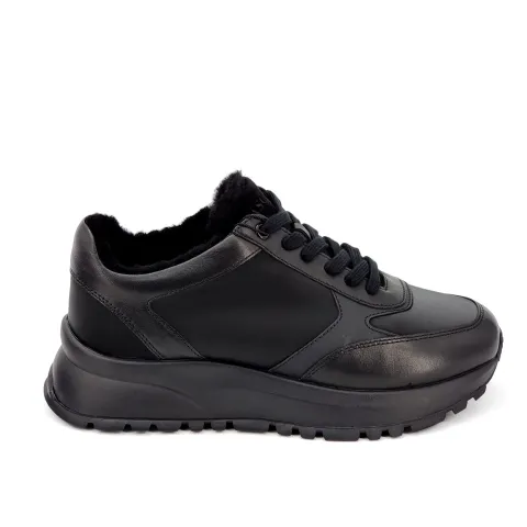 Кроссовки женские