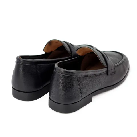 Лоферы женские