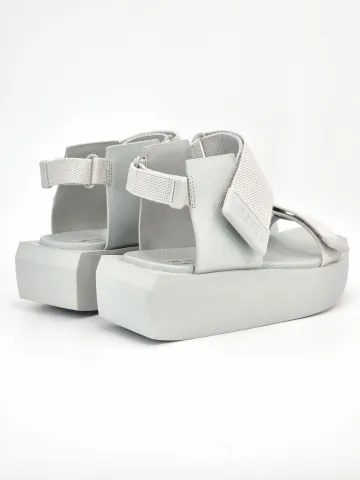 Сандалии женские