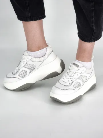 Кроссовки женские