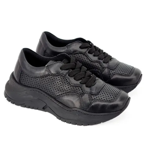 Кроссовки женские