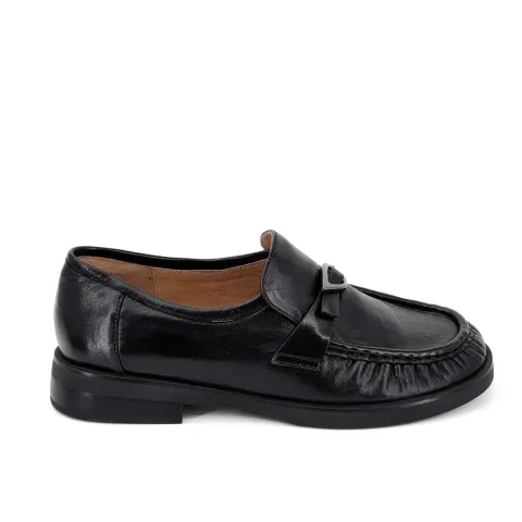 Лоферы женские