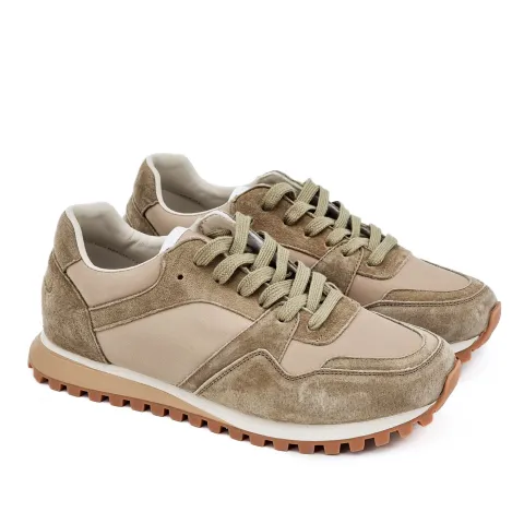 Кроссовки женские