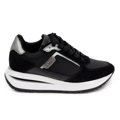 Кроссовки женские