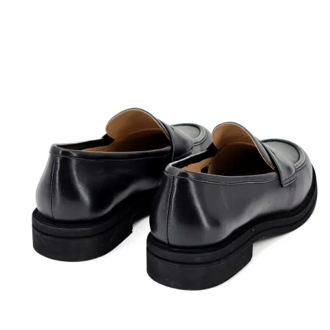 Лоферы женские