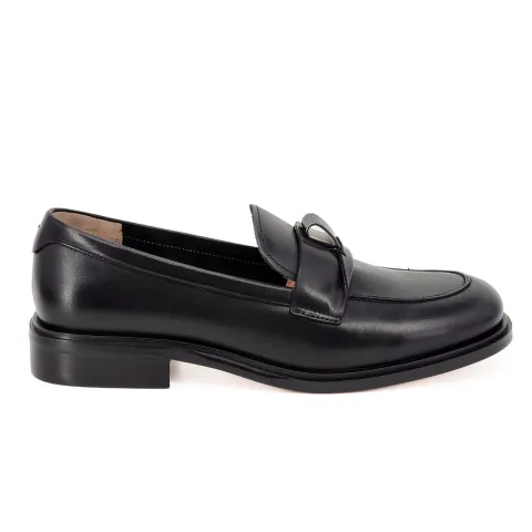 Лоферы женские