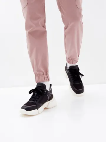 Кроссовки женские