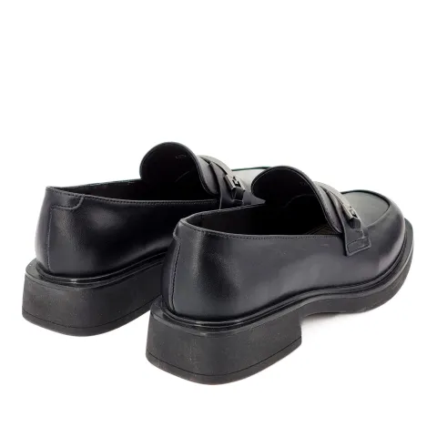 Лоферы женские