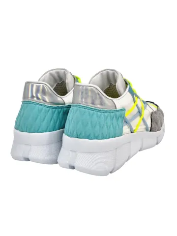 Кроссовки женские