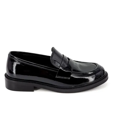 Лоферы женские