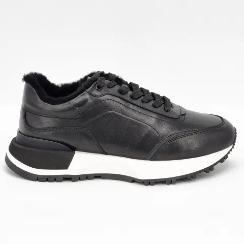 Кроссовки женские