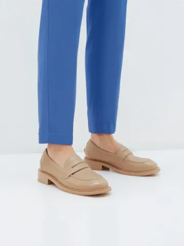 Лоферы женские