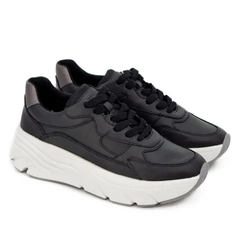 Кроссовки женские