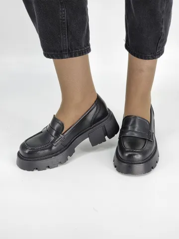 Лоферы женские