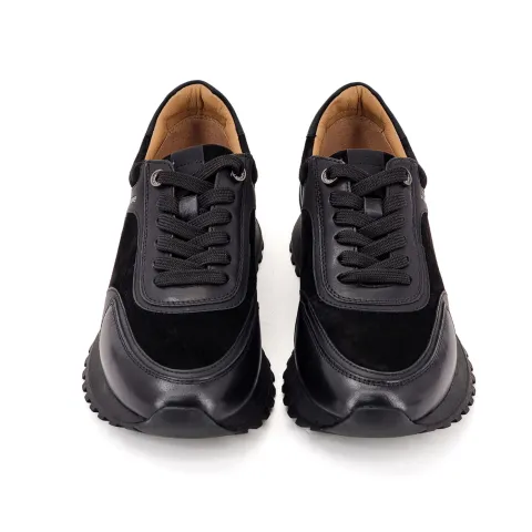 Кроссовки женские