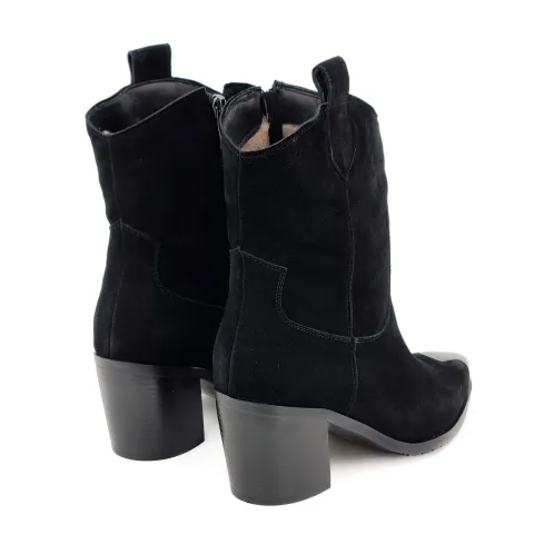 Казаки женские