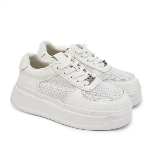 Кроссовки женские