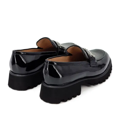 Лоферы женские