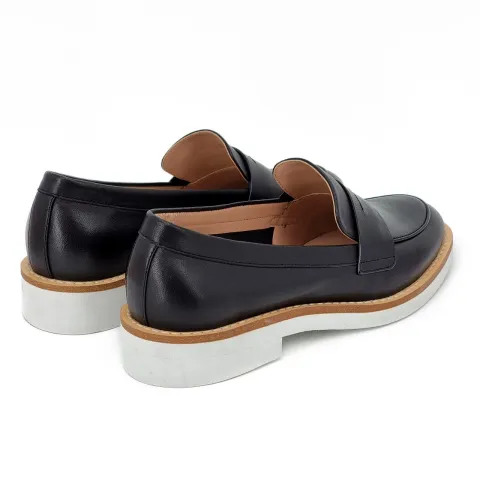 Лоферы женские