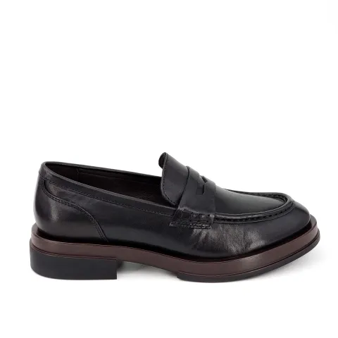 Лоферы женские