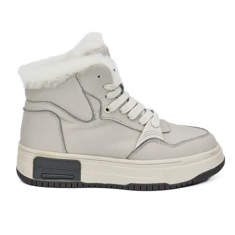 Кроссовки женские