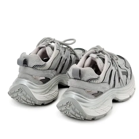 Кроссовки женские