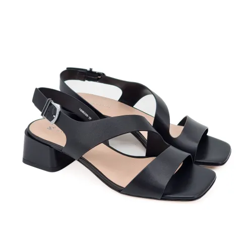 Босоножки женские