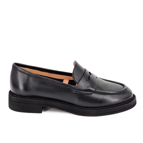 Лоферы женские