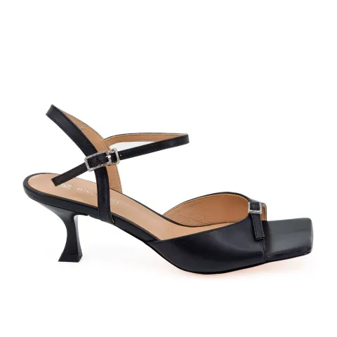 Босоножки женские