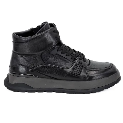 Кроссовки мужские