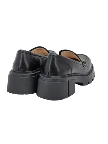 Лоферы женские