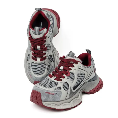 Кроссовки женские