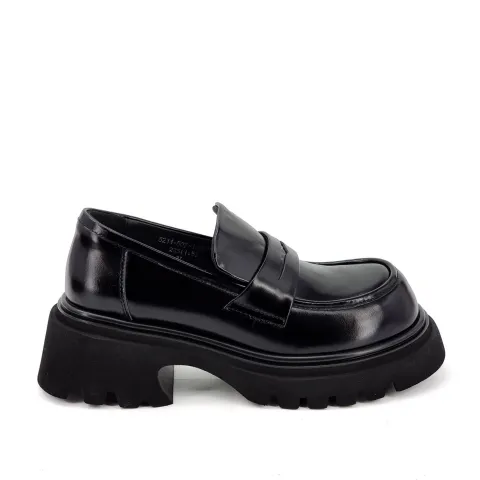 Лоферы женские